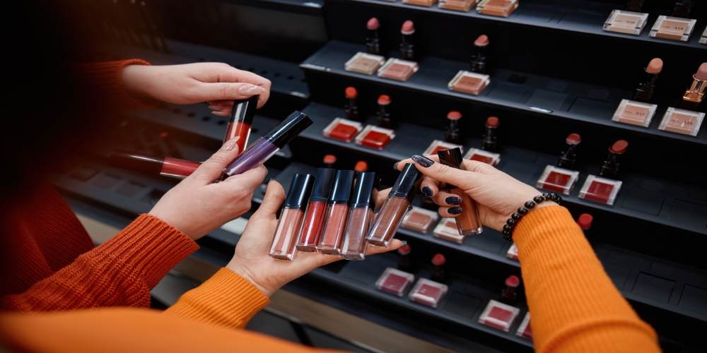 Who Owns Mac Cosmetics?